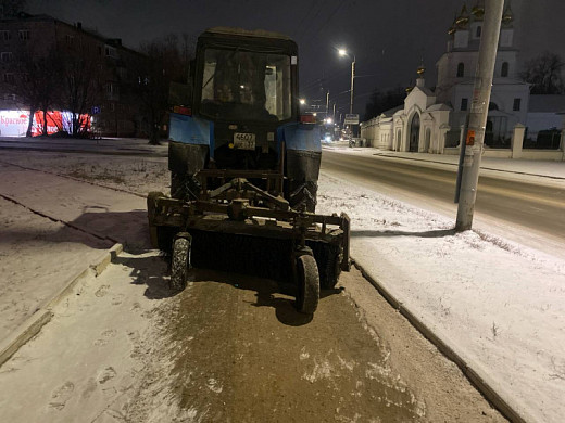 Более 32 тонн песко-соляной смеси высыпали ночью на дороги Иванова